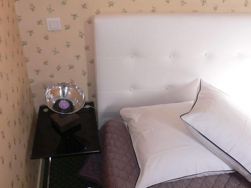 Ermitage De Peyreleau Bed & Breakfast ภายนอก รูปภาพ